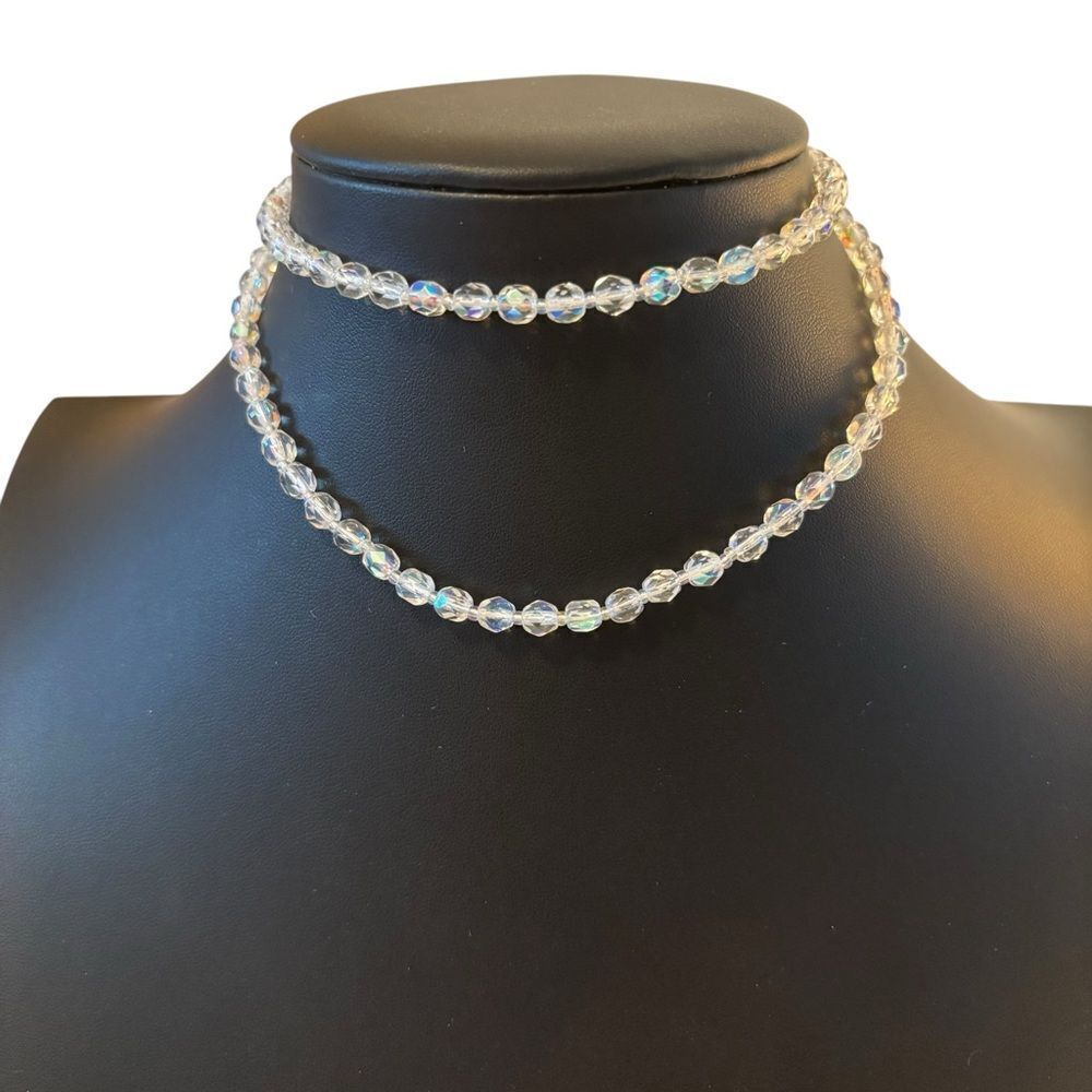 Vintage Beautiful & Delicate Iridescent Faceted Glass Beaded Necklace